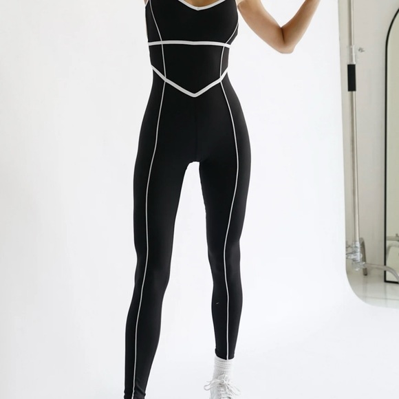 Yllw The Label black work out bodysuit / jumpsuit / onesie - Picture 2 of 6